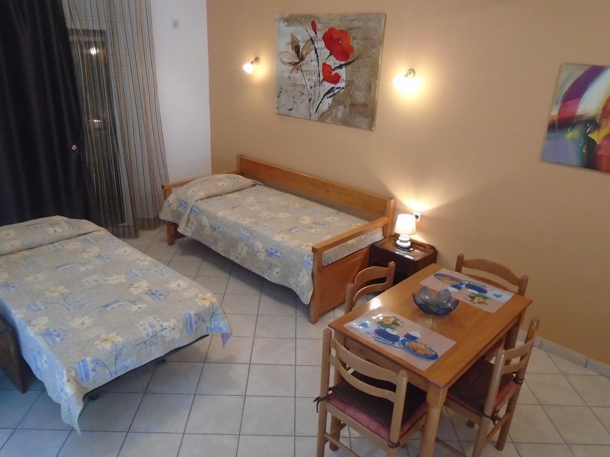 Stella 'S Sea Front Apartments Yénion 外观 照片