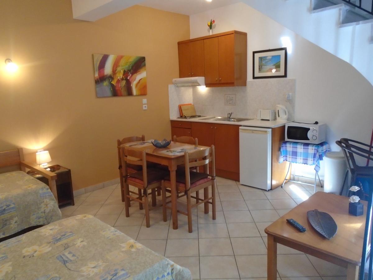 Stella 'S Sea Front Apartments Yénion 外观 照片